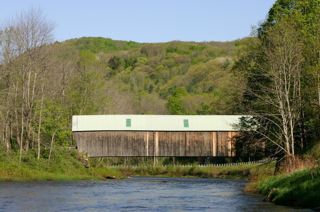 The Lincoln Inn & Restaurant At The Covered Bridge Woodstock Bagian luar foto